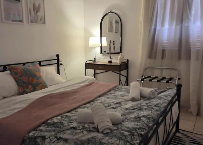 The Balcony Of Meteora 2 The Center Of